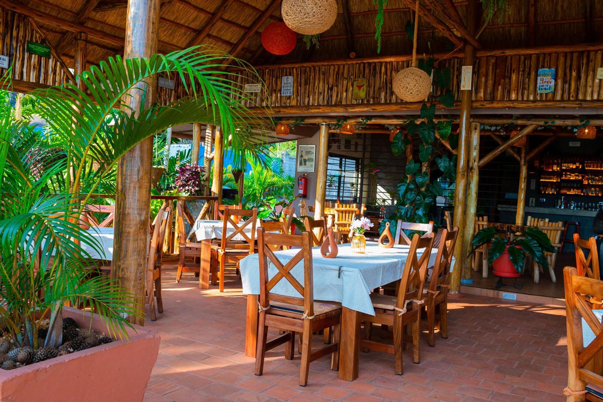 The Lakeside Entebbe Exterior photo