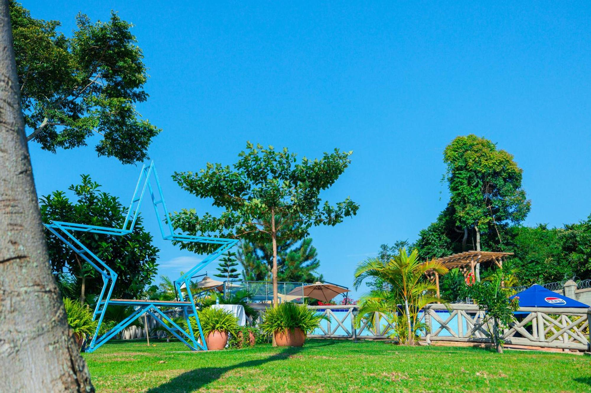 The Lakeside Entebbe Exterior photo