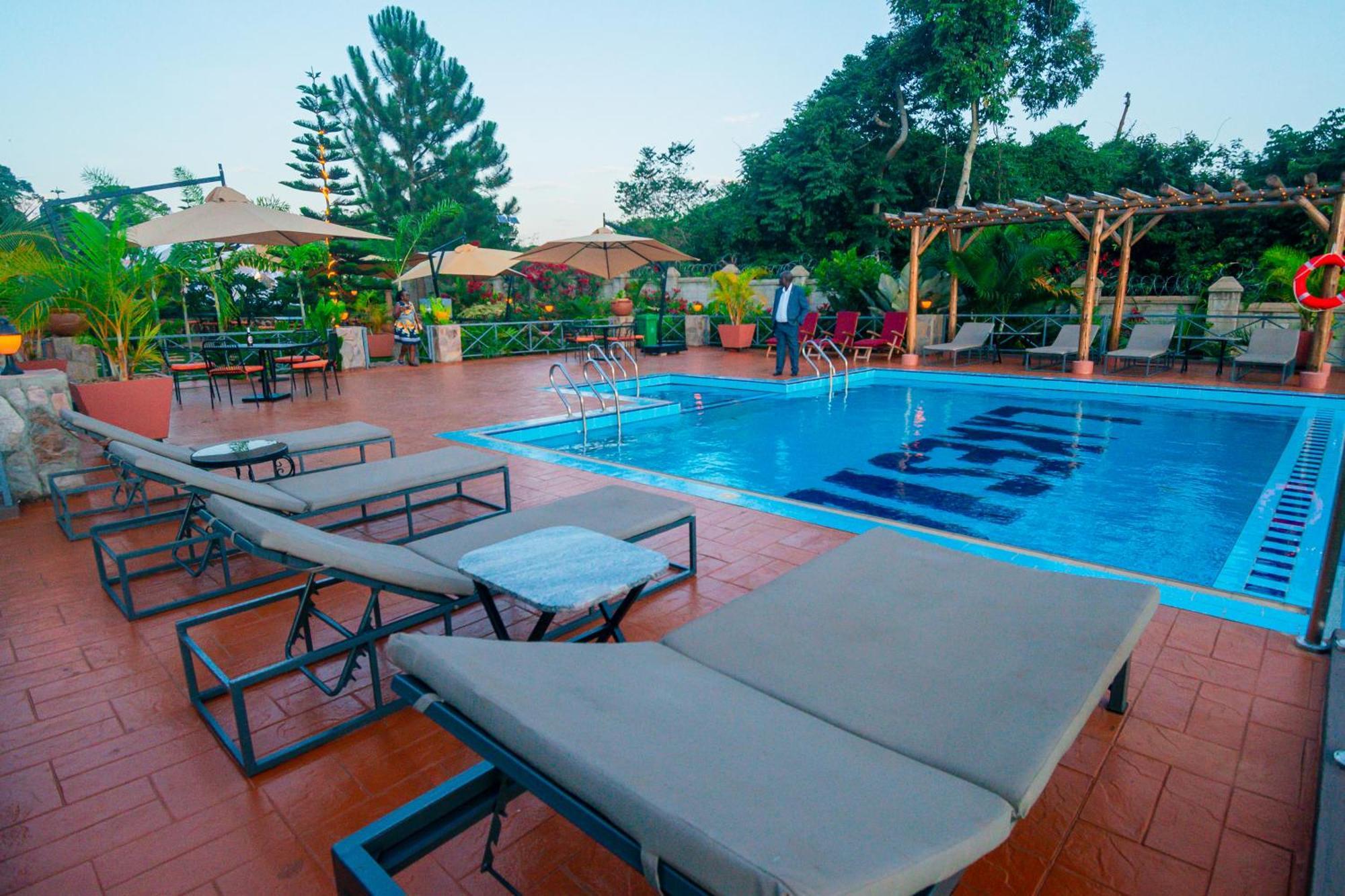 The Lakeside Entebbe Exterior photo